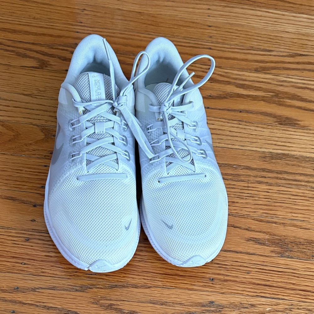 Nike Quest Women’s White Running Sneakers